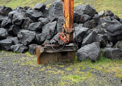 Stone Crushing Plants Guide: Crushers, Screening Systems, Material Flow and Applications